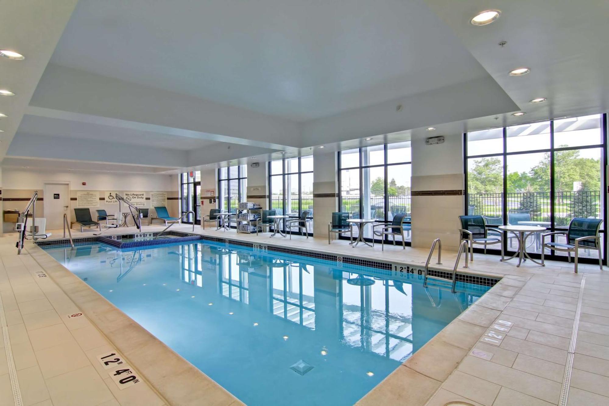 Hampton Inn & Suites Detroit/Troy Clawson Екстер'єр фото