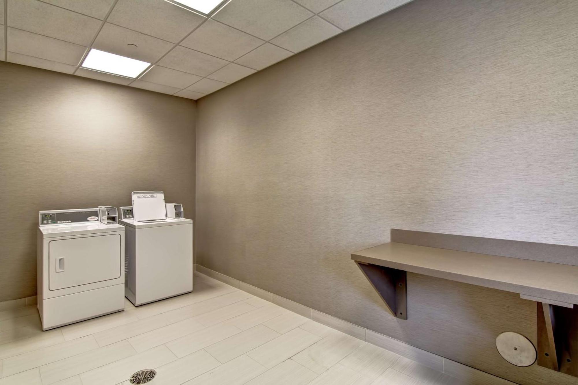 Hampton Inn & Suites Detroit/Troy Clawson Екстер'єр фото